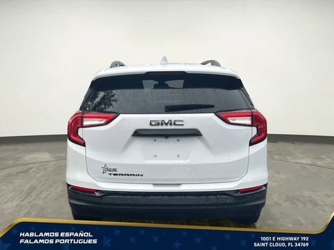Used 2023 GMC Terrain SLE w/ Driver Convenience Package FWD image 5