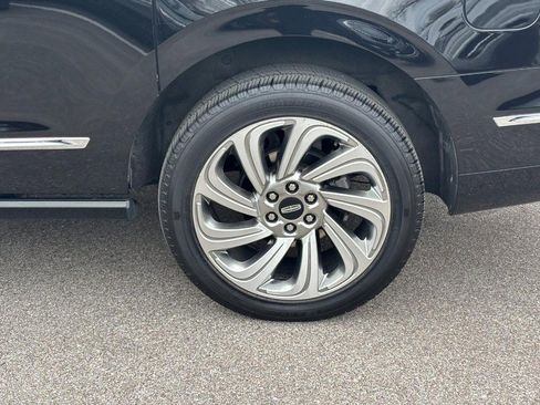 Used 2024 Lincoln Navigator L Reserve image 9