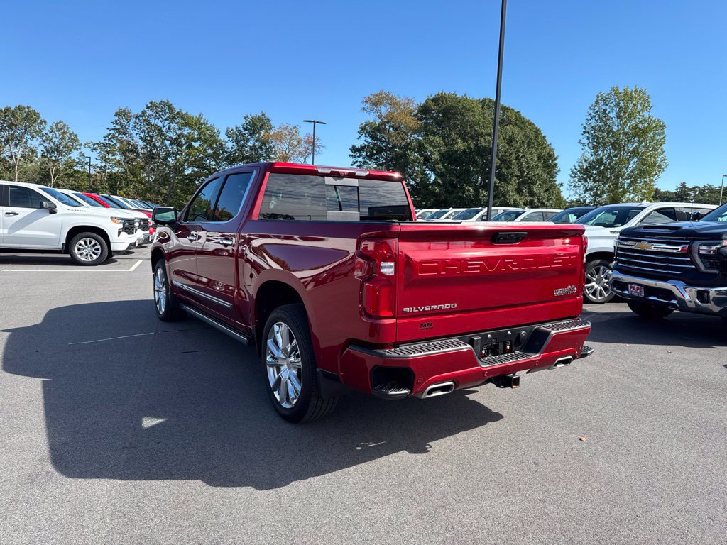 Used 2025 Chevrolet Silverado 1500 High Country AWD/4WD image 6