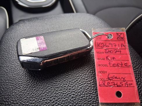 Used 2024 Kia Forte GT-Line image 27