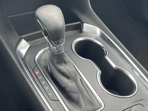 Used 2021 Chevrolet Traverse LS image 23