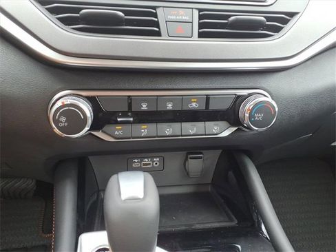 New 2025 Nissan Altima 2.5 SR image 14