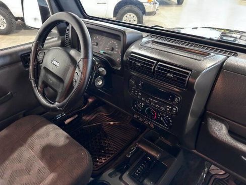 Used 2005 Jeep Wrangler Unlimited Rubicon AWD/4WD image 14