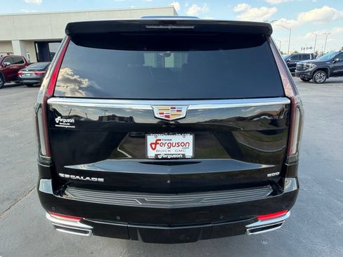 Used 2024 Cadillac Escalade Premium Luxury AWD/4WD image 15