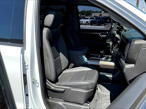 Used 2025 GMC Sierra 1500 Elevation w/ Elevation Premium Package image 10