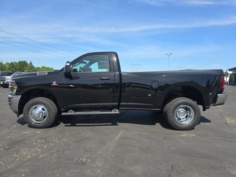 New 2026 RAM 3500 Tradesman AWD/4WD image 4