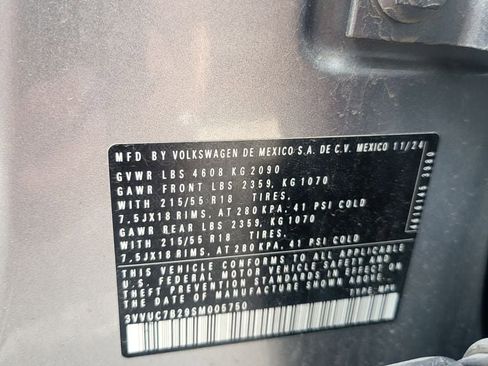 Used 2025 Volkswagen Taos SE image 5