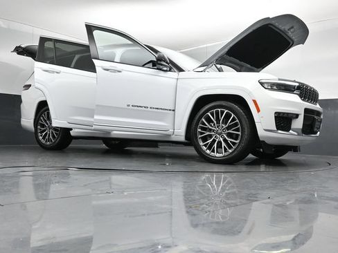 Used 2023 Jeep Grand Cherokee L Summit AWD/4WD image 54