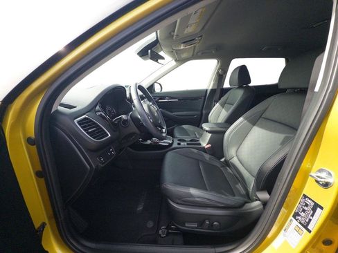 Used 2023 Kia Seltos SX image 12