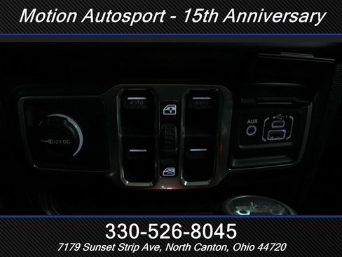 Used 2018 Jeep Wrangler Unlimited Sahara w/ Uconnect 4C Nav & Sound Group AWD/4WD image 26