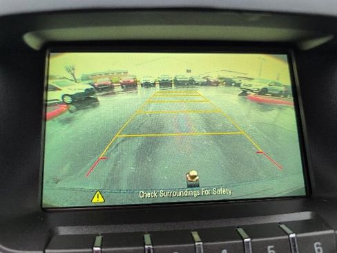 Used 2017 Chevrolet Equinox LT image 17