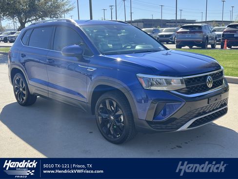 Used 2024 Volkswagen Taos SE image 1