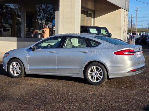 Used 2018 Ford Fusion SE image 28