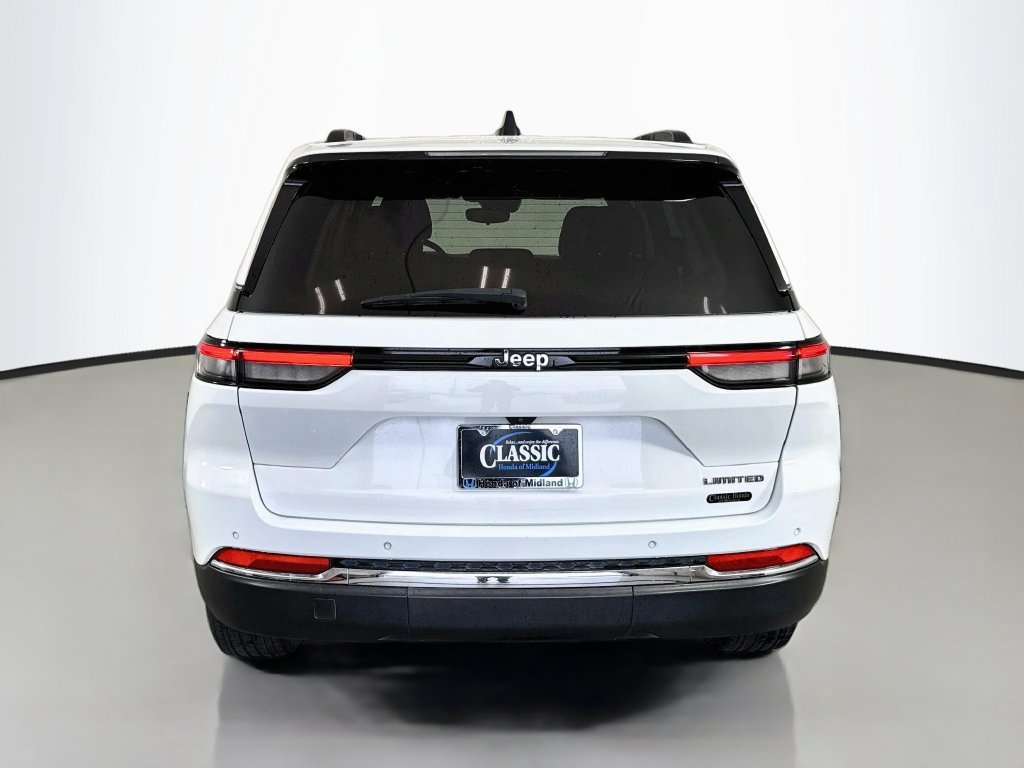 Used 2023 Jeep Grand Cherokee Limited RWD image 6