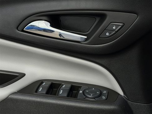 Certified 2024 Chevrolet Equinox LT image 24