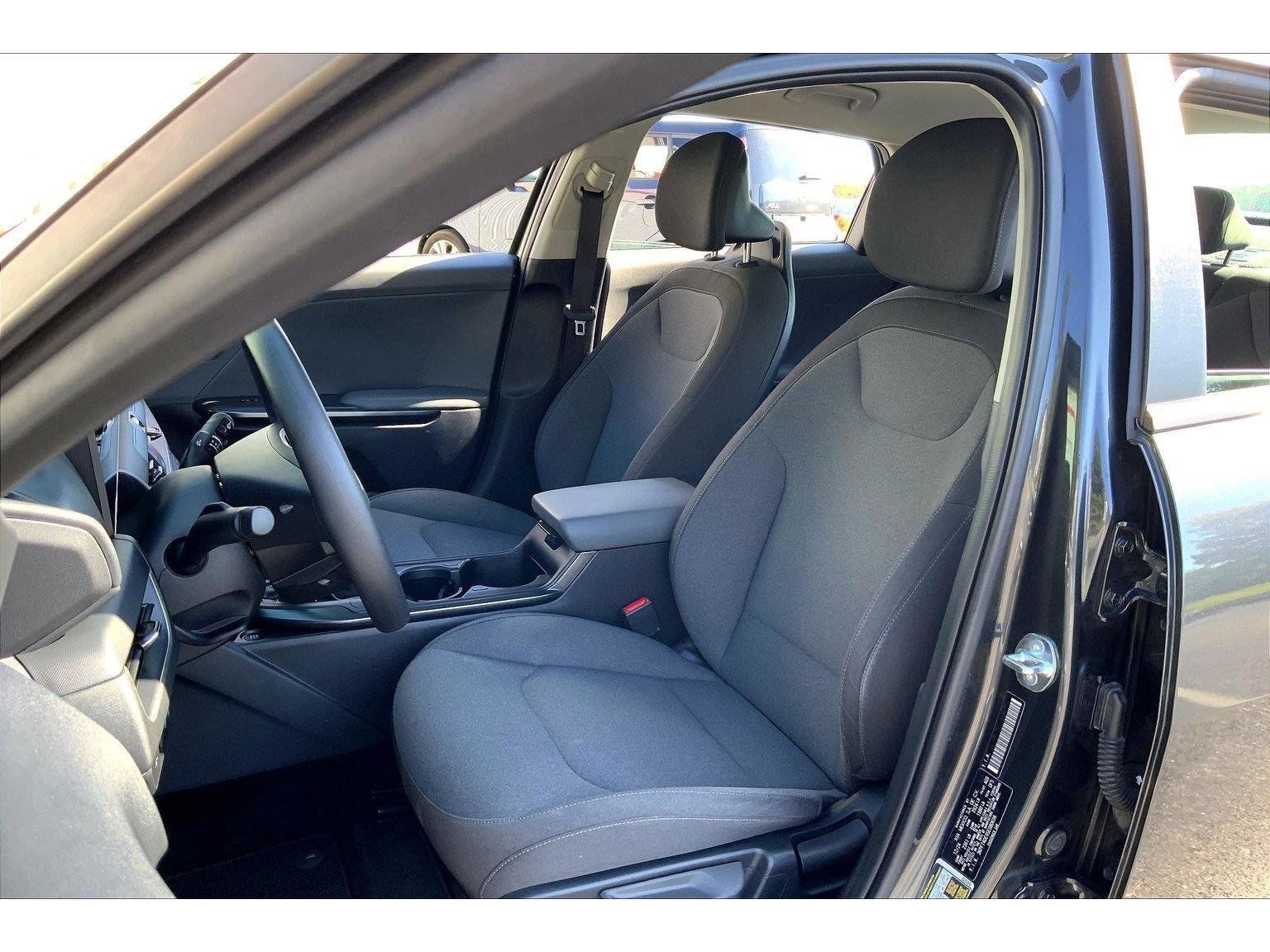 Used 2025 Kia K4 FWD image 22