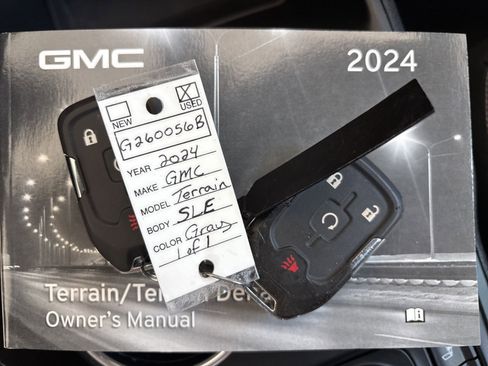 Certified 2024 GMC Terrain SLE w/ Driver Convenience Package image 22