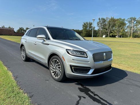 Used 2019 Lincoln Nautilus Reserve FWD image 3