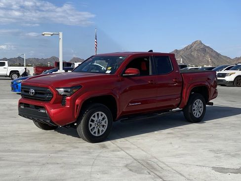 Used 2025 Toyota Tacoma SR5 image 5