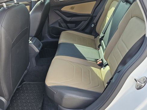 Used 2021 Volkswagen Jetta SEL Premium image 5