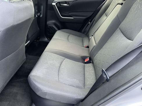 Used 2021 Toyota RAV4 XLE w/ Convenience Package AWD/4WD image 18