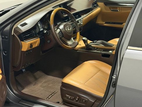 Used 2016 Lexus ES 350 w/ Luxury Package w/Wood Trim image 9