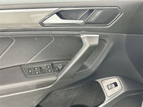 Used 2024 Volkswagen Tiguan SE R-Line image 25