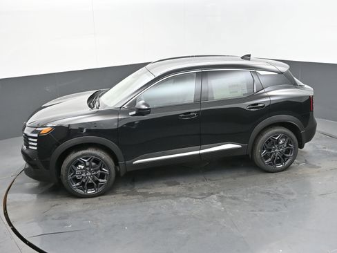 New 2025 Nissan Kicks SR image 33