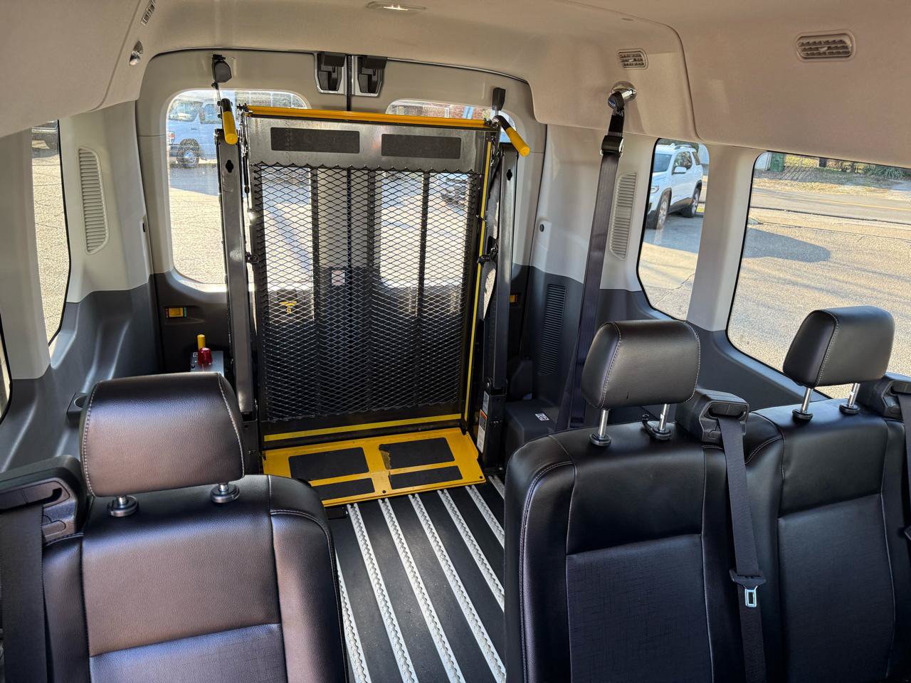 Used 2023 Ford Transit 350 XL RWD image 18