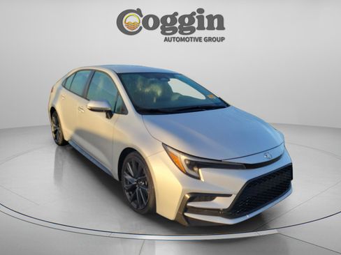 Used 2024 Toyota Corolla SE FWD image 4