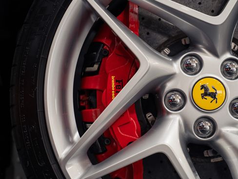 Used 2023 Ferrari F8 Tributo RWD image 24