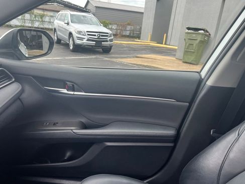 Used 2021 Toyota Camry XLE image 24