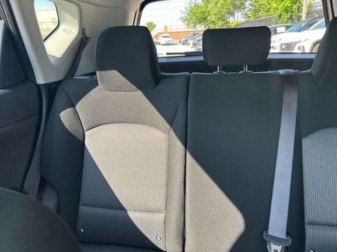 Used 2025 Kia Soul LX w/ LX Technology Package FWD image 34