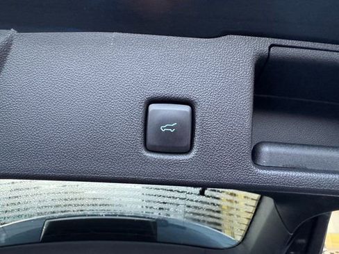 Used 2022 Ford Escape SE w/ Convenience Package image 12