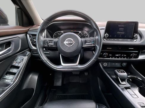 Used 2023 Nissan Rogue SV w/ SV Premium B Package FWD image 6