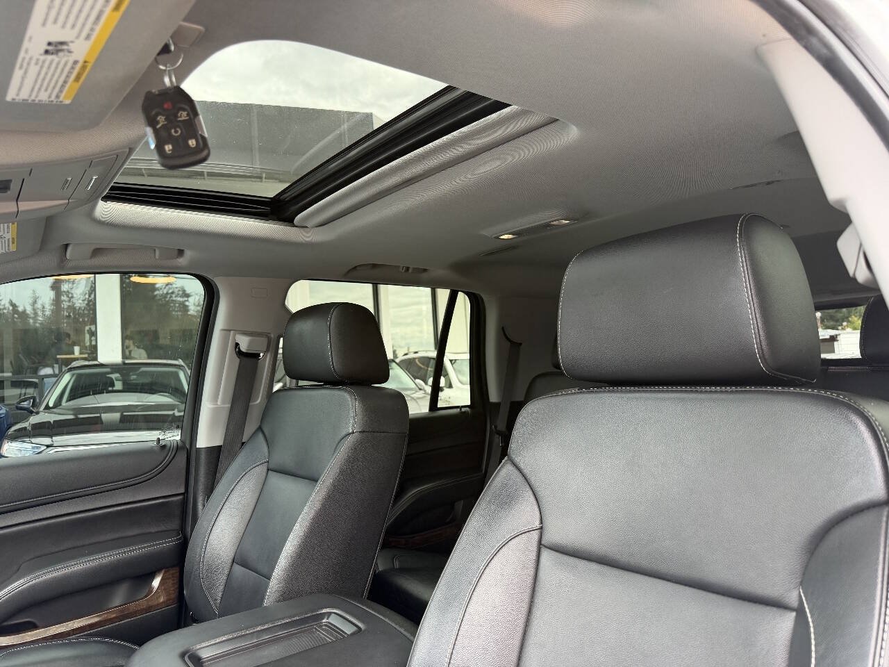 Used 2018 Chevrolet Tahoe LT w/ Luxury Package AWD/4WD image 39