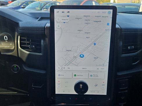 Used 2023 Ford F150 Lightning Lariat image 13