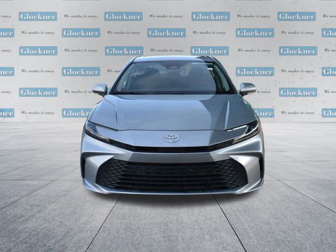 Used 2025 Toyota Camry LE image 2