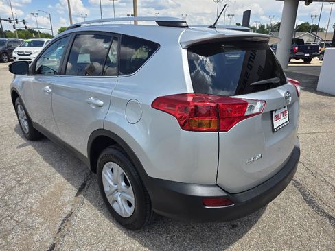 Used 2013 Toyota RAV4 LE FWD image 7