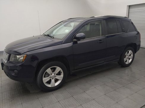 Used 2014 Jeep Compass Latitude w/ All Weather Capability Group AWD/4WD image 2