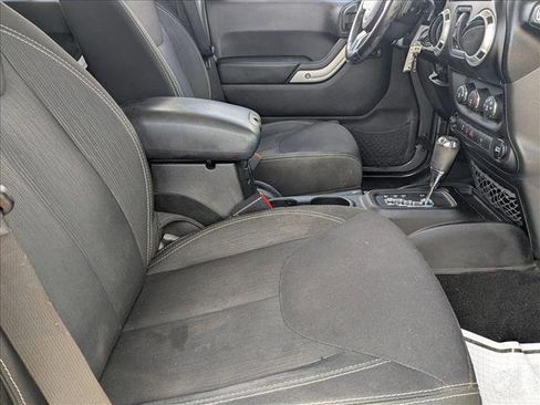 Used 2014 Jeep Wrangler Unlimited Sahara w/ Connectivity Group image 19