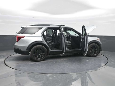 Certified 2024 Ford Explorer ST-Line w/ Class IV Trailer Tow Package AWD/4WD image 45