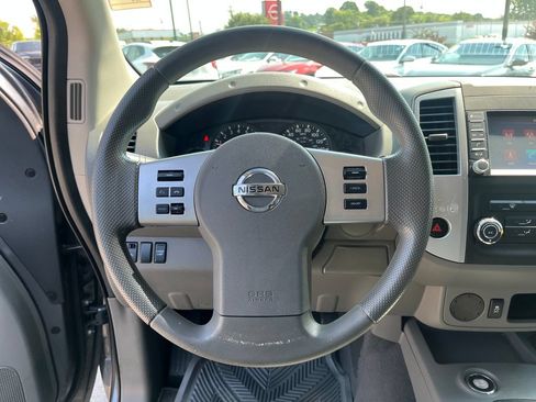 Used 2020 Nissan Frontier SV RWD image 23