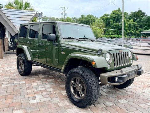 Used 2016 Jeep Wrangler Unlimited Sahara AWD/4WD image 3