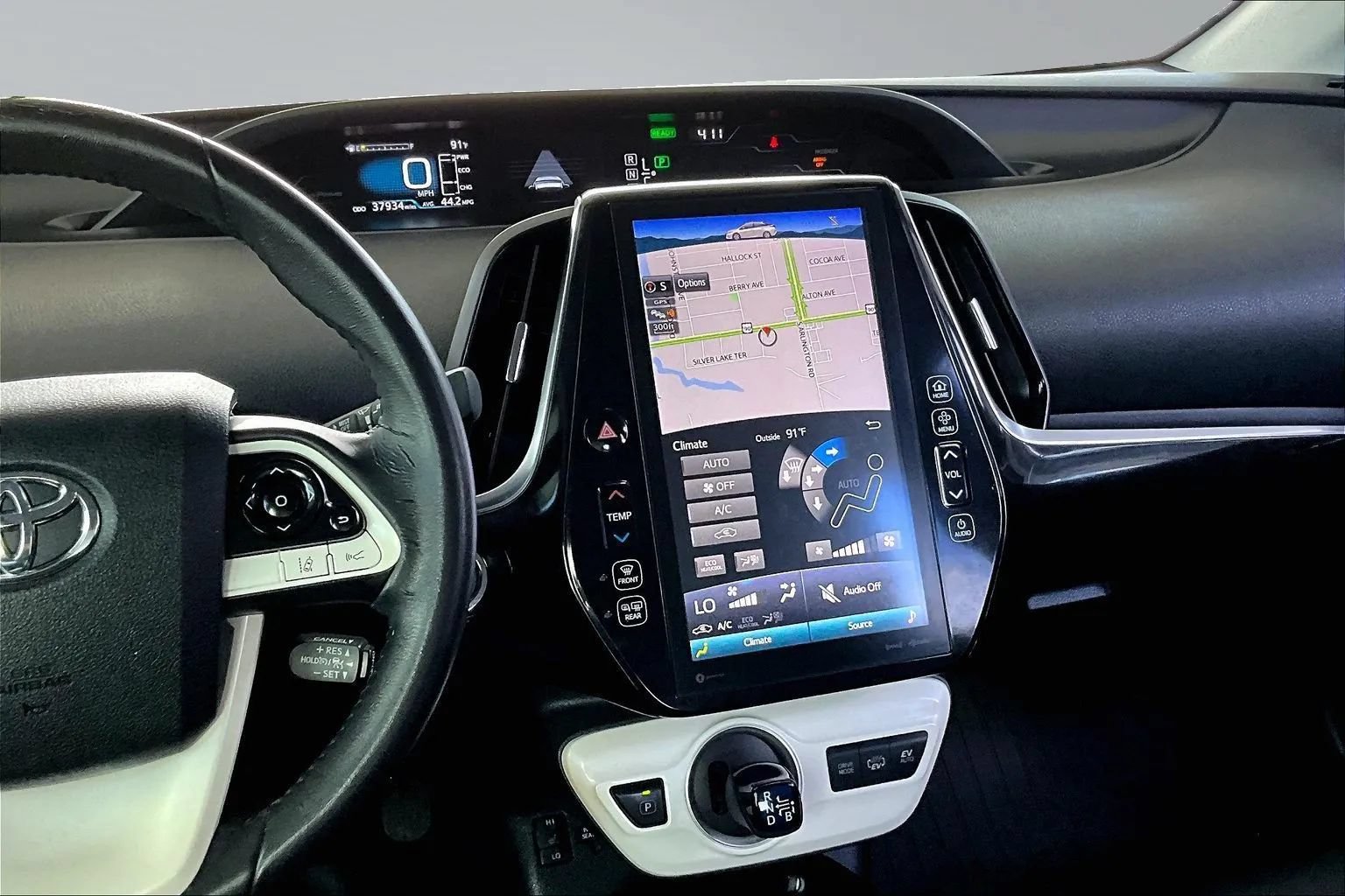 Used 2018 Toyota Prius Prime Premium FWD image 9