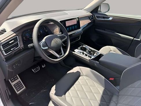 New 2026 Volkswagen Atlas SEL Premium R-Line AWD/4WD image 9