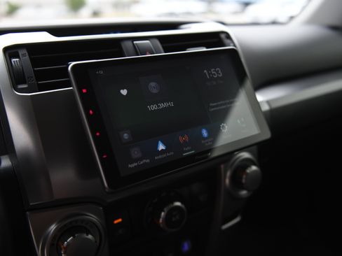 Used 2020 Toyota 4Runner SR5 image 10