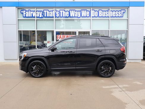 Used 2024 GMC Terrain SLE w/ Driver Convenience Package AWD/4WD image 7