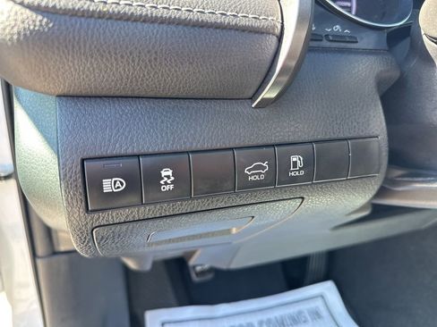 Used 2020 Toyota Camry SE image 15