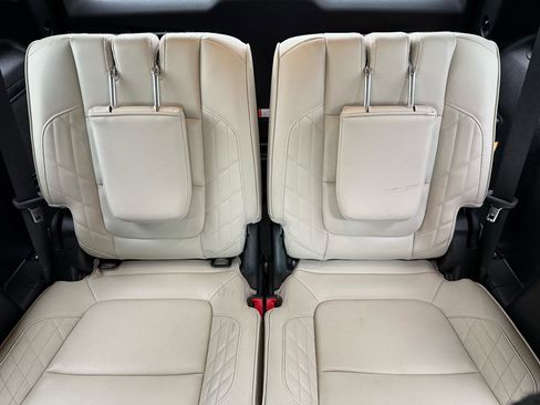 Used 2016 Ford Explorer Platinum AWD/4WD image 16